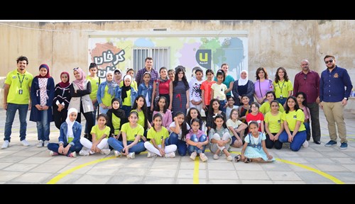 Umniah sponsors The Arab House Cultural Forum initiative and opens a library in Caravan Razan